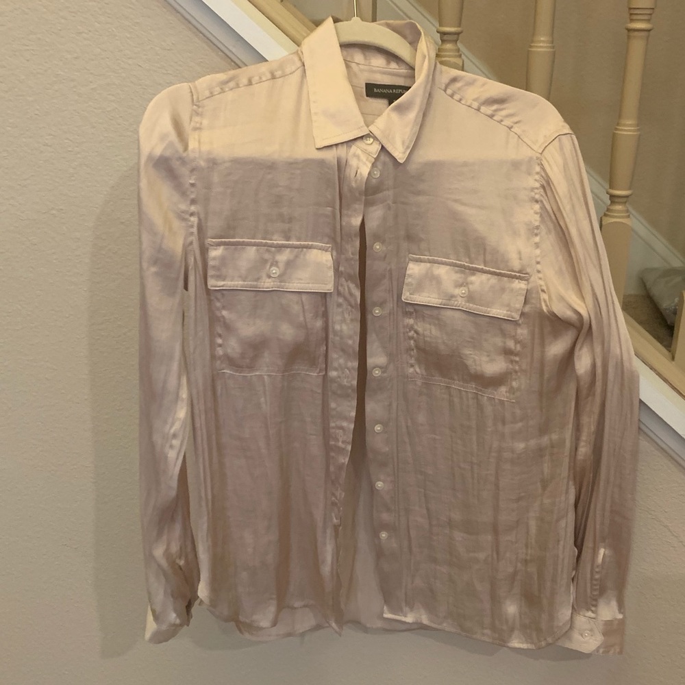 Banana republic size small button up blouse